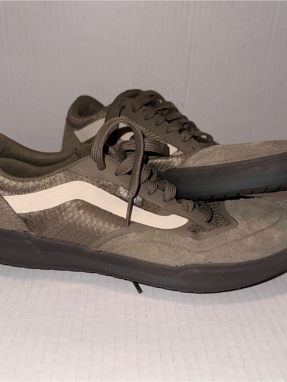 Vans Olive Green Low-Top Sneakers with White Side Stripe